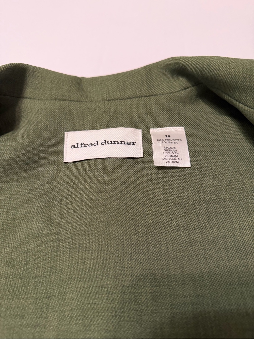 Alfred Dunner Women’s Size 14/16 Green Solid 2-Piece Polyester Skirt Suit Set - Picture 6 of 8